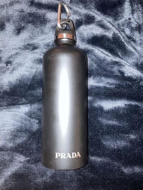 prada trinkflasche